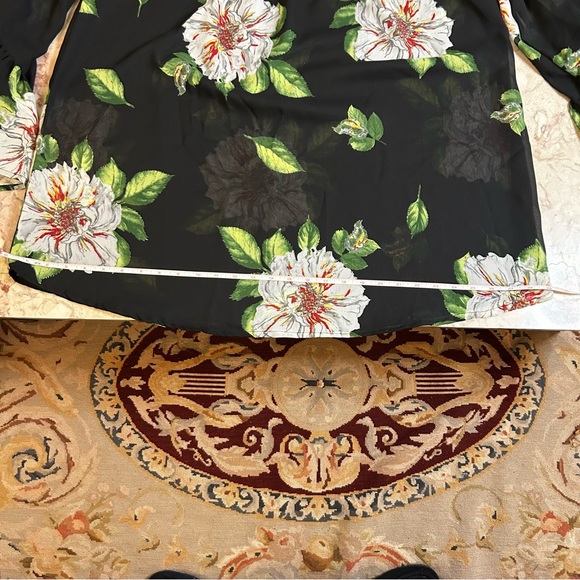 NWT Love Ari Boho Black Floral Top with Bell Sleeve Size 1X - Picture 10 of 12
